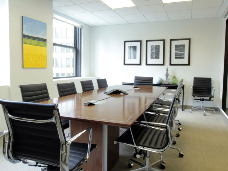 Lợi ích của việc sử dụng văn phòng cho thuê có bàn ghế làm việc